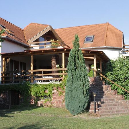 Vöröskő apartmanház Révfülöp Exterior foto