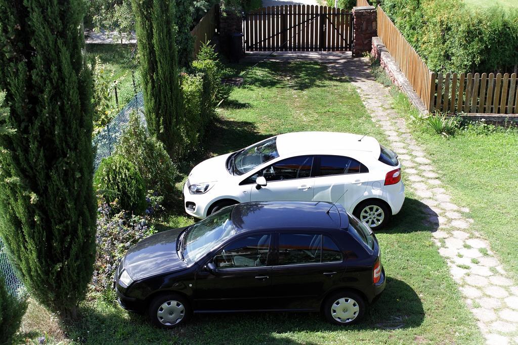 Vöröskő apartmanház Révfülöp Exterior foto
